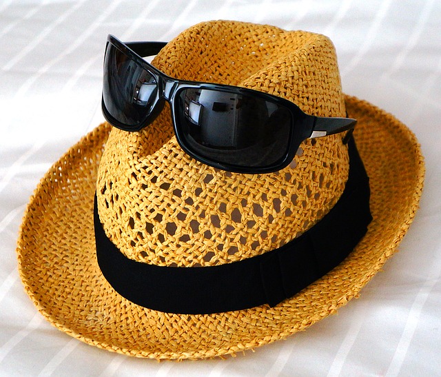 lunettes de soleil chapeau